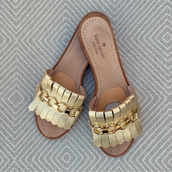 Kate Spade Brie Kiltie Fringe Leather Metallic Gold Chain Sandals - Picture 3 of 12